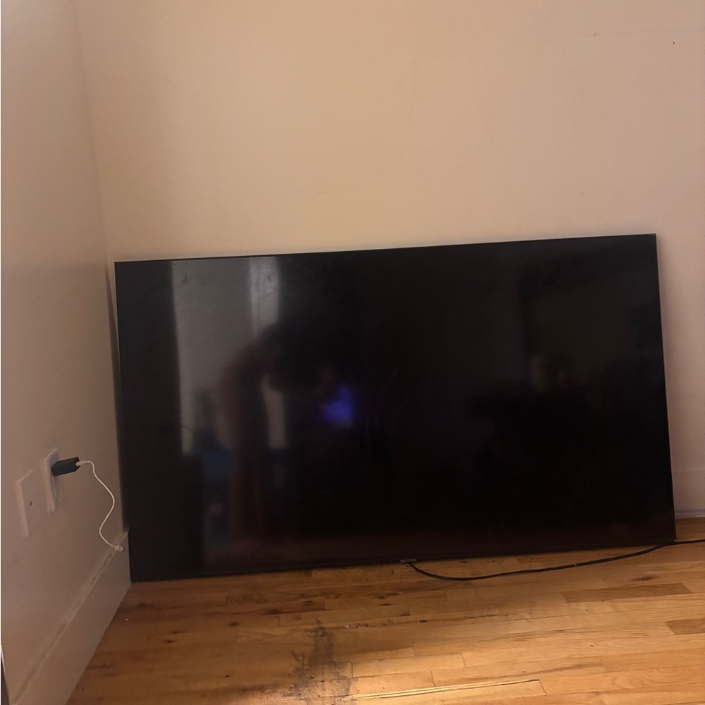 Samsung Black Flat Screen TV